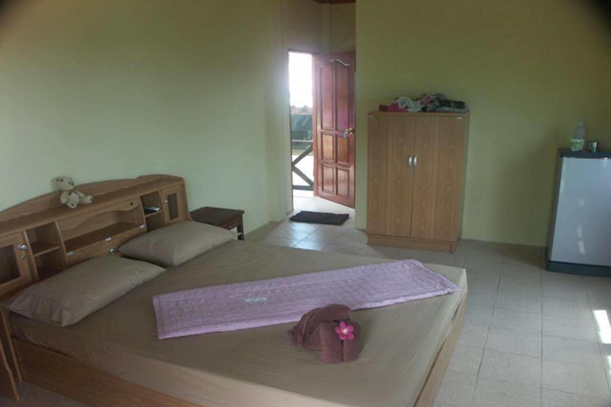 Koh Chang Hut Hotel Bagian luar foto
